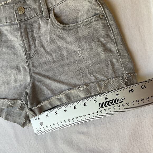 Old Navy Women Shorts 2 REGULAR Gray Denim Boyfriend Distressed Frayed Hem 2.5" - Picture 5 of 10